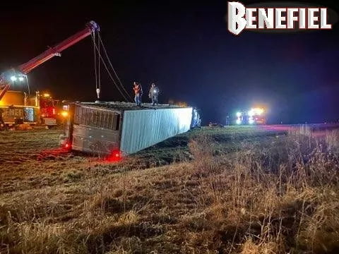 Heavy Towing 75 COWS on I-29